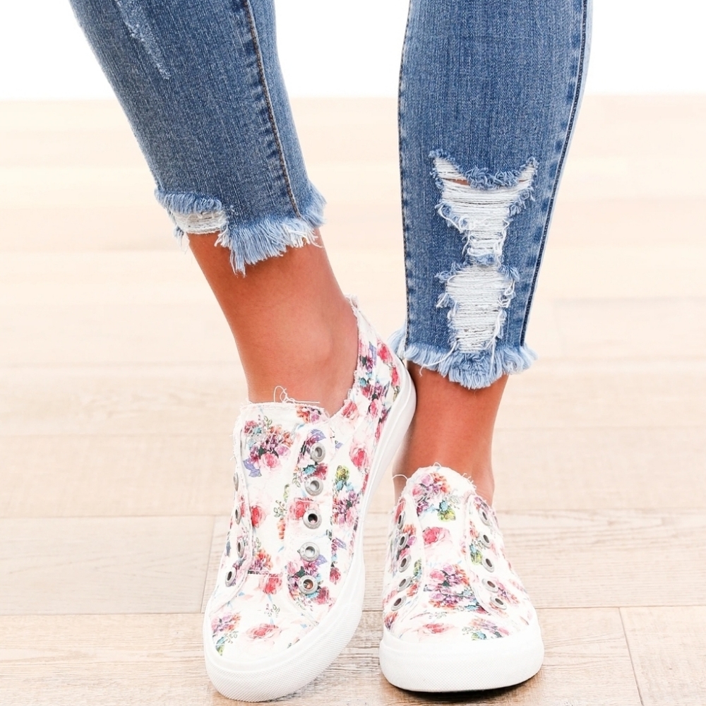 NWOT Blowfish Starbella White/Floral sz. 4Y